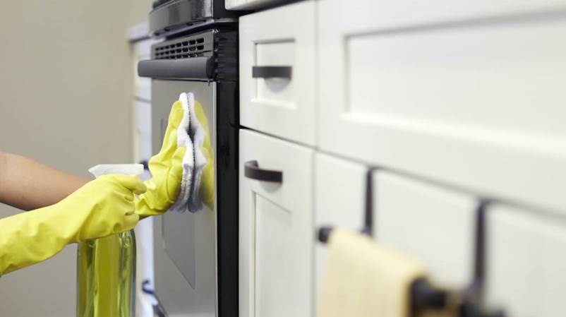 kitchen claning provided by house cleaning services